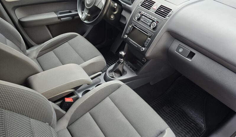 
								Volkswagen Touran 1.6 TDI full									