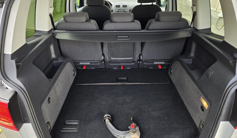
								Volkswagen Touran 1.6 TDI full									