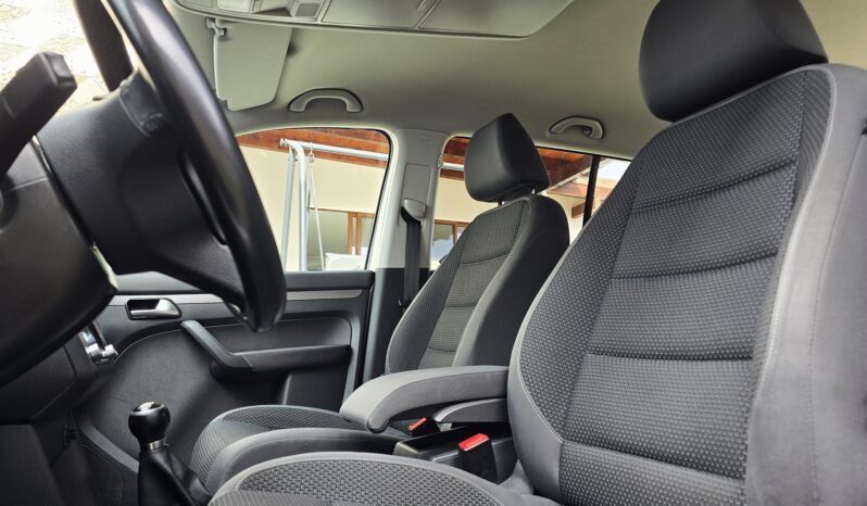 
								Volkswagen Touran 1.6 TDI full									