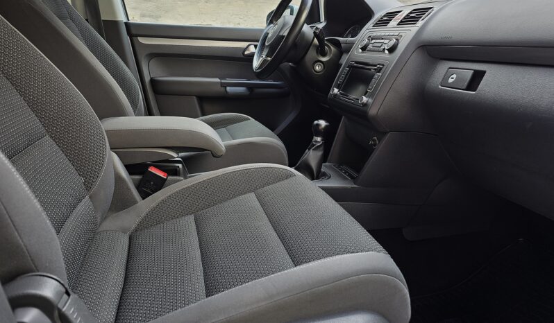 
								Volkswagen Touran 1.6 TDI full									