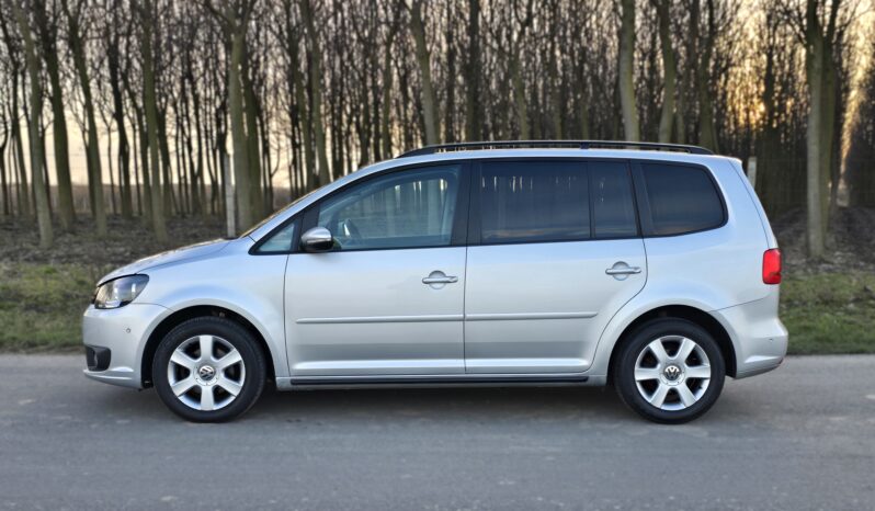 
								Volkswagen Touran 1.6 TDI full									