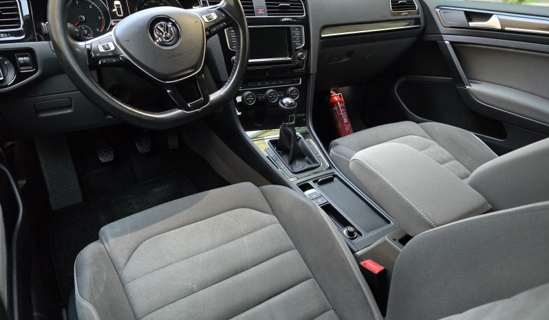 
								Volkswagen Golf 7 Variant 2.0 TDI Highline ACC Alcantara full									